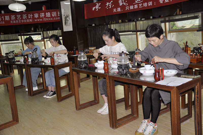 哪里有茶艺师培训学校? 天晟茶艺培训学校